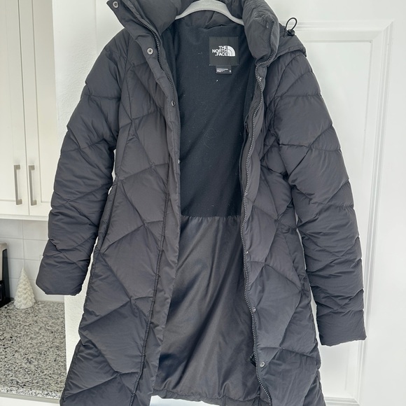 North Face Women's Black Puffer - Picture 3 of 4